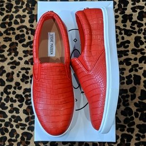 Red Croc Steve Madden Slip-on Sneaker